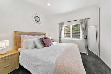 Photo of property in 84 Shaw Road, Oratia, Auckland, 0604