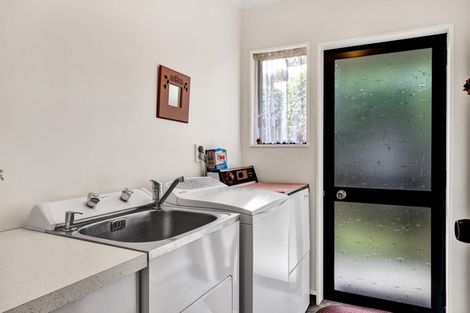 Photo of property in 23 Veale Road, Frankleigh Park, New Plymouth, 4310