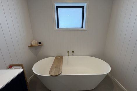 Photo of property in 37 Boeing Way, Newlands, Wellington, 6037