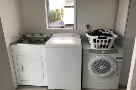 Photo of property in 1/28 Rewarewa Road, Te Atatu Peninsula, Auckland, 0610