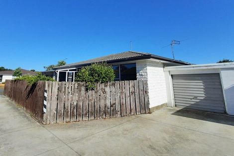 Photo of property in 1/73 Royal Park Drive, Parklands, Christchurch, 8083