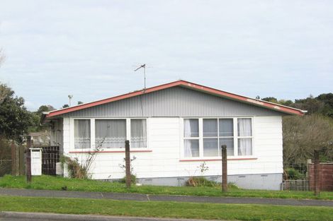 Photo of property in 5 Vancouver Place, Marfell, New Plymouth, 4310