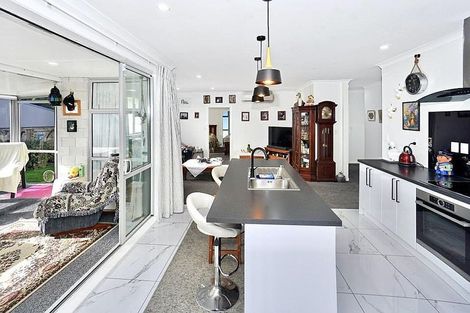 Photo of property in 14a No 2 Road, Te Puke, 3119