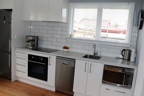 Photo of property in 4 Lochee Road, Upper Riccarton, Christchurch, 8041