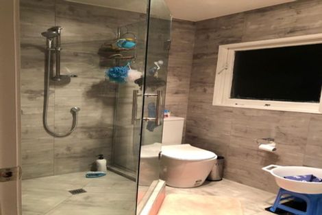 Photo of property in 9 Braund Place, Glenfield, Auckland, 0629