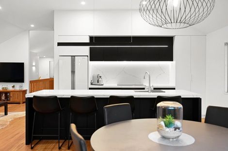 Photo of property in 2 Minchin Crescent, St Andrews, Hamilton, 3200