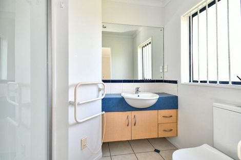 Photo of property in 10 Boderg Way, East Tamaki, Auckland, 2016