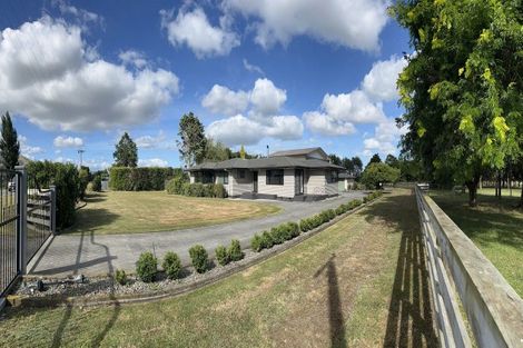 Photo of property in 729 Makerua Road, Tokomaru, Palmerston North, 4474