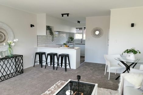 Photo of property in 3/240 Hurstmere Road, Takapuna, Auckland, 0622