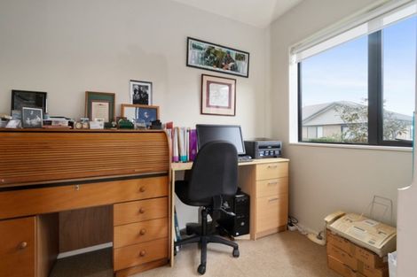 Photo of property in 26 Royalle Mews, Botany Downs, Auckland, 2010