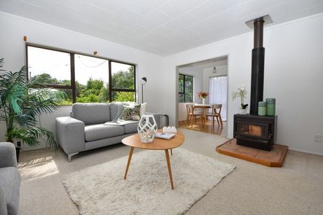 Photo of property in 15 Philip Street, Carterton, 5713