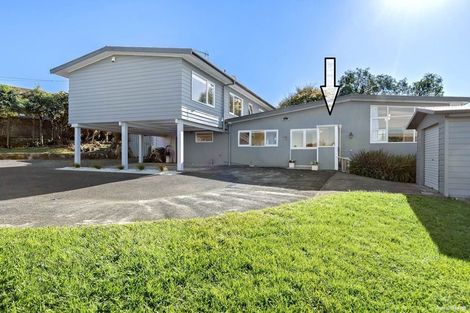 Photo of property in 2/62 Kowhai Road, Campbells Bay, Auckland, 0630