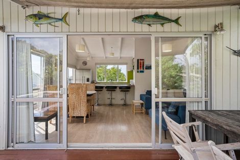 Photo of property in 100 Charleston Avenue, Whangamata, 3620