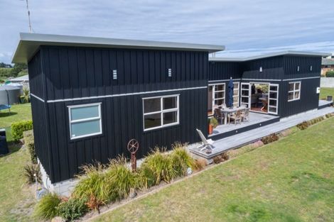 Photo of property in 42a Kent Avenue, Waitarere Beach, Levin, 5510