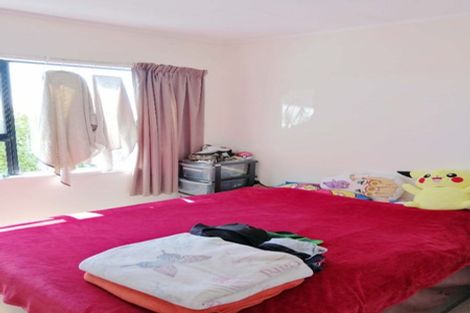 Photo of property in 11 Meadowood Drive, Unsworth Heights, Auckland, 0632