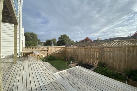 Photo of property in 4/14 Fields Parade, Oteha, Auckland, 0632