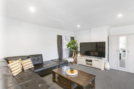 Photo of property in 4 Katrina Place, Massey, Auckland, 0614