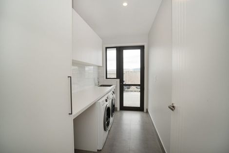 Photo of property in 76 Johnstone Drive, Fitzherbert, Palmerston North, 4410