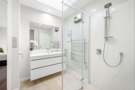 Photo of property in 6 Takahe Lane, Wanaka, 9305