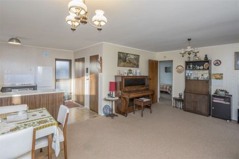 Photo of property in 10 Raukawa Street, Otaki, 5512