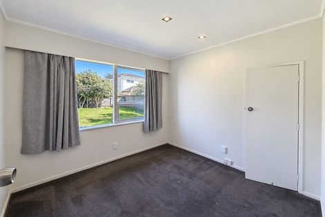Photo of property in 23 Mirrabooka Avenue, Botany Downs, Auckland, 2010
