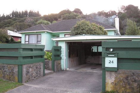 Photo of property in 24 Lees Grove, Wainuiomata, Lower Hutt, 5014