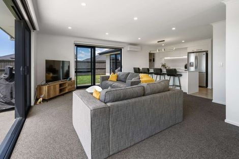 Photo of property in 32 Tara Crescent, Woodend, 7610