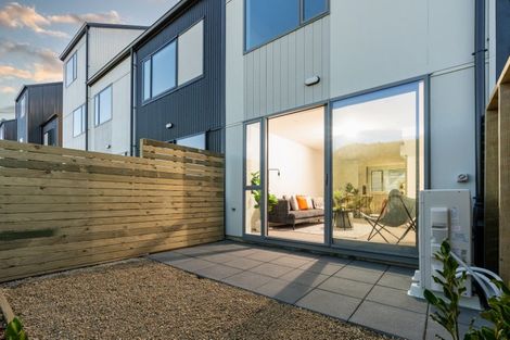 Photo of property in 84 Ara Paiwhenua, Tawa, Wellington, 5028