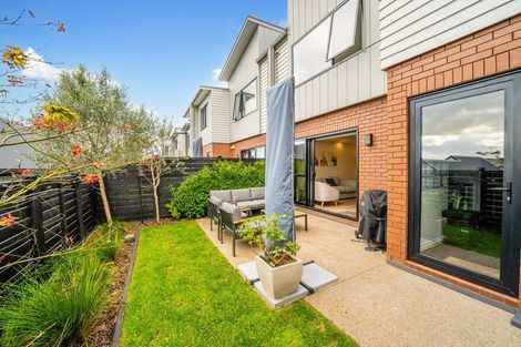 Photo of property in 15 Moki Place, Long Bay, Auckland, 0630