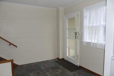 Photo of property in Shakespeare Flats, 8/48 Merton Street, Trentham, Upper Hutt, 5018