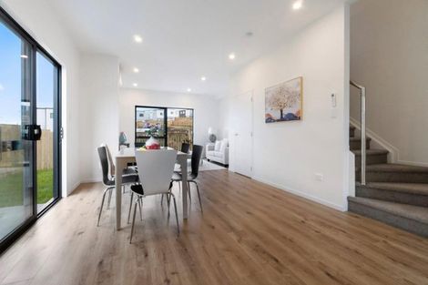 Photo of property in 33b Crestview Rise, Papakura, 2110