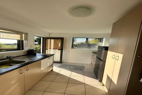 Photo of property in 6 Hume Drive, Hillcrest, Auckland, 0627