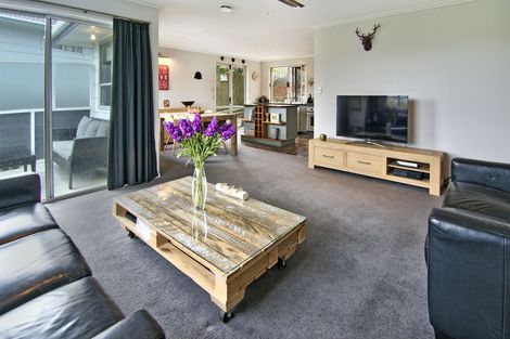 Photo of property in 12 Annison Avenue, Glen Eden, Auckland, 0602