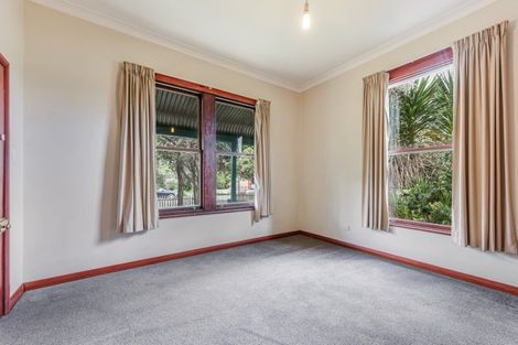 Photo of property in 24 Devon Street, Picton, 7220