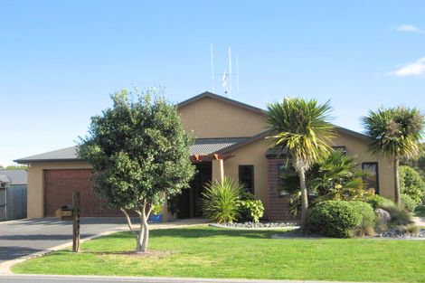 Photo of property in 12 Evansbel Place, Papamoa Beach, Papamoa, 3118