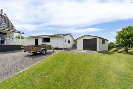 Photo of property in 16 Ryder Crescent, Levin, 5510