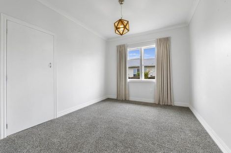 Photo of property in 54 Waiwaka Terrace, Strandon, New Plymouth, 4312
