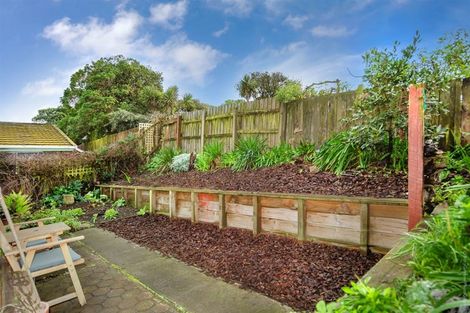 Photo of property in 2/46 Bowhill Road, New Brighton, Christchurch, 8083