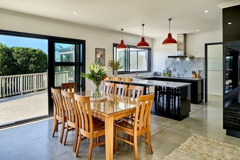 Photo of property in 4 Caughley Grove, Karori, Wellington, 6012