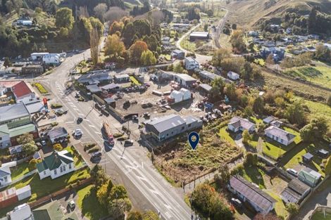 Photo of property in 9 Milne Street, Hunterville, 4730