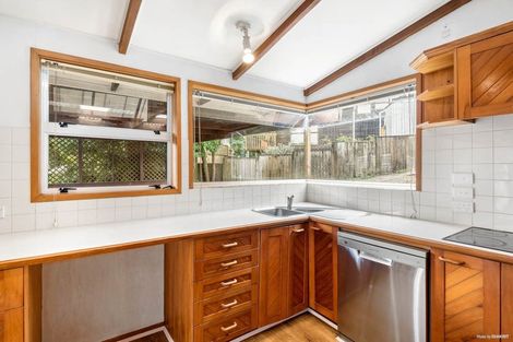 Photo of property in 28 Sunnyfield Crescent, Glenfield, Auckland, 0629