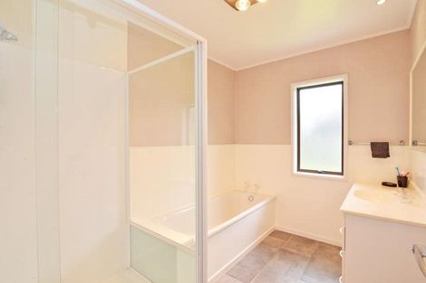 Photo of property in 14 Wairata Place, Te Atatu South, Auckland, 0610