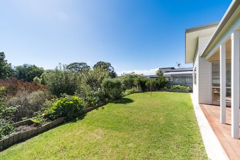 Photo of property in 6 Silkwood Place, Fitzherbert, Palmerston North, 4410