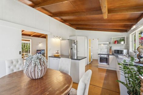 Photo of property in 54 Taylor Road, Mangere Bridge, Auckland, 2022