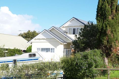 Photo of property in 33 Churchill Road, Cockle Bay, Auckland, 2014