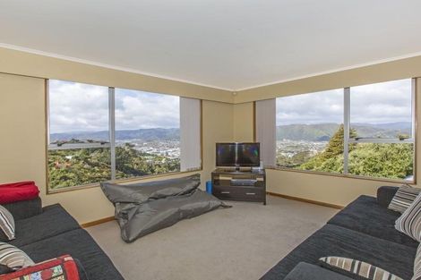 Photo of property in 89 Miromiro Road, Normandale, Lower Hutt, 5010