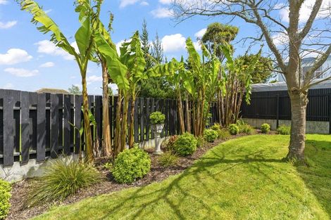 Photo of property in 9 Meads Place, Bulls, 4818