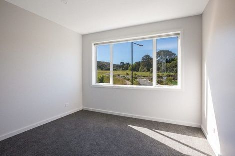 Photo of property in 6 Parekareka Lane, Kenepuru, Porirua, 5022