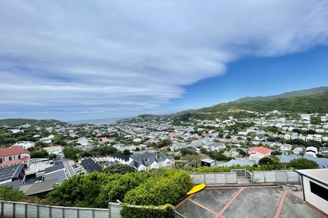 Photo of property in 17 Bay Lair Grove, Island Bay, Wellington, 6023