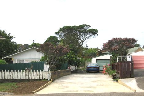 Photo of property in 9 Gregg Place, Sunnyvale, Auckland, 0612